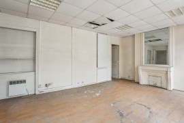 
                                                                                        Vente
                                                                                         Appartement 3 pièces traversant - Paris 8e