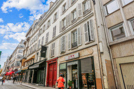 
                                                                                        Vente
                                                                                         Appartement 3 pièces traversant - Paris 8e
