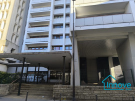 
                                                                                        Vente
                                                                                         Appartement 3 pièces vue exceptionnelle Paris 15ème Alleray-Pr