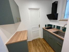 
                                                                                        Location
                                                                                         Appartement 35 m2 refait à neuf