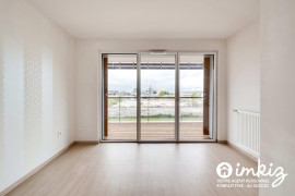 
                                                                                        Vente
                                                                                         Appartement 4 p.  grande terrasse vue Bassins