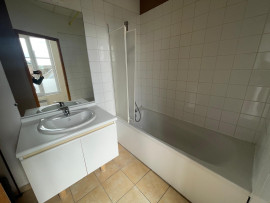 Location
Appartement 4 pièces 70m2 dans un village calme proche de SAINT-QUENTIN