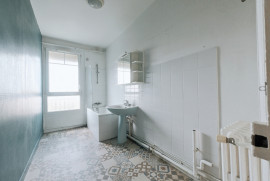 
                                                                                        Location
                                                                                         Appartement 4 pièces 95.59m² cave à la mairie