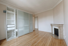 
                                                                                        Location
                                                                                         Appartement 4 pièces 95.59m² cave à la mairie