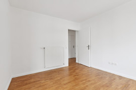 
                                                                                        Vente
                                                                                         Appartement 4 pièces avec balcon  - Saint-Ouen