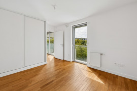 
                                                                                        Vente
                                                                                         Appartement 4 pièces avec BALCONS