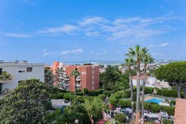 
                                                                                        Vente
                                                                                         Appartement 4 pièces avec toit terrasse privatif – Vue mer – Résidence confidentielle