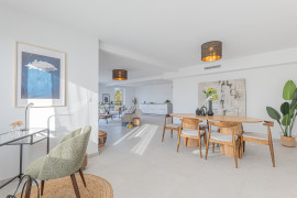 
                                                                                        Vente
                                                                                         Appartement 4 pièces avec toit terrasse privatif – Vue mer – Résidence confidentielle