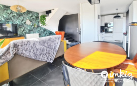 
                                                                                        Vente
                                                                                         Appartement 4 pièces duplex en attique