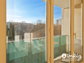 
                                                                                        Location
                                                                                         Appartement 4 pièces refait à neuf