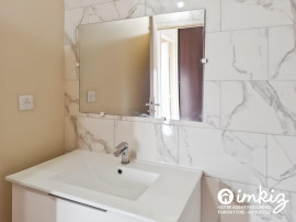 
                                                                                        Location
                                                                                         Appartement 4 pièces refait à neuf