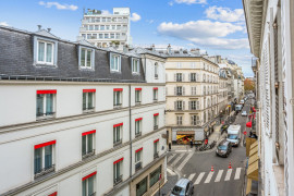 
                                                                                        Vente
                                                                                         Appartement 4 pièces à rénover - Paris 8e