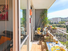 
                                                                                        Vente
                                                                                         Appartement 4 pièces ,vue dégagée sur mer, rénover