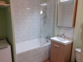 
                                                                                        Location
                                                                                         Appartement 45m2 utile à 50m du Métro Garibaldi
