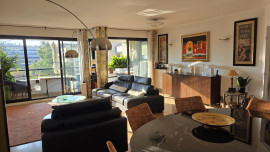 Vente
Appartement 5 Pièces 3 Chambres - Surface 136 m2