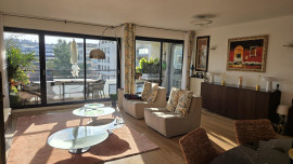 
                                                                                        Vente
                                                                                         Appartement  5 Pièces 3 Chambres - Surface 136 m2