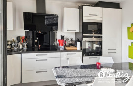 
                                                                                        Vente
                                                                                         Appartement  5 Pièces 3 Chambres - Surface 136 m2