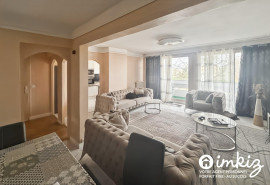 
                                                                                        Vente
                                                                                         Appartement 5 pièces