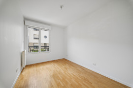 
                                                                                        Vente
                                                                                         Appartement 5 pièces avec balcon - Suresnes