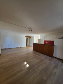 
                                                                                        Location
                                                                                         Appartement 5 Pièces Sarlat Centre