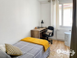 Vente
                                                                                Appartement 5 pièces traversant lumineux - Rénové