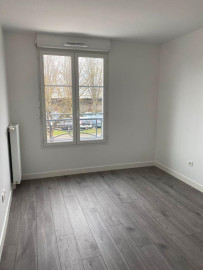 
                                                                                        Location
                                                                                         Appartement 50m2, bon état à proximité de la Gare