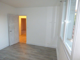 
                                                                                        Location
                                                                                         Appartement 52 m2 dans maison avec entree séparée