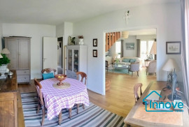 Vente
Appartement 7 pièces coeur de Versailles