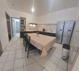 
                                                                                        Location
                                                                                         Appartement 7 pièces rénové