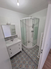 
                                                                                        Location
                                                                                         APPARTEMENT 70 m2 / 2 CHAMBRES/ PROCHE COMMODITE