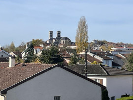 
                                                                                        Location
                                                                                         Appartement 84 m2 avec vue magnifique sur Verdun