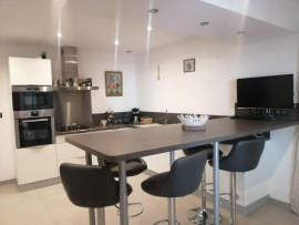 
                                                                                        Location
                                                                                         Appartement 90m2 meublé standing et piscine