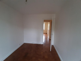 
                                                                                        Location
                                                                                         Appartement agréable à vivre dans résidence calme