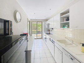 
                                                                                        Location
                                                                                         Appartement  - Appartement  - 3 pièces  - 84.05 m²