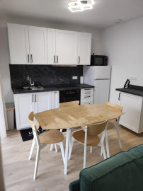 
                                                                                        Location
                                                                                         Appartement au calme.