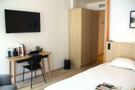 
                                                                                        Location
                                                                                         Appartement avec balcon - Champs Elysées (loyer tout inclus)