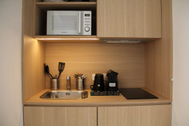 
                                                                                        Location
                                                                                         Appartement avec balcon - Champs Elysées (loyer tout inclus)