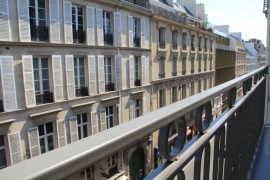 
                                                                                        Location
                                                                                         Appartement avec balcon - Champs Elysées (loyer tout inclus)
