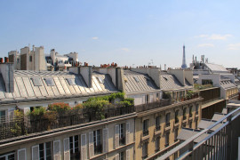 
                                                                                        Location
                                                                                         Appartement avec balcon - Champs Elysées (loyer tout inclus)