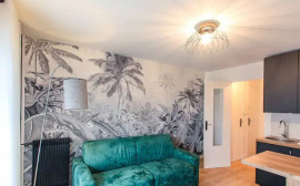 
                                                                                        Location
                                                                                         Appartement avec balcon proche plage (loyer tout inclus)