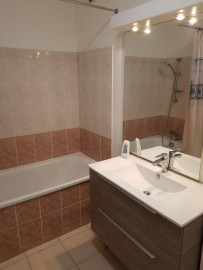 
                                                                                        Location
                                                                                         Appartement avec garage