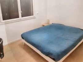 
                                                                                        Location
                                                                                         Appartement bien placé, face à un parc