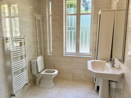 
                                                                                        Location
                                                                                         Appartement bourgeois au coeur d'un hôtel particulier