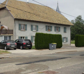 
                                                                                        Location
                                                                                         Appartement calme dans une maison