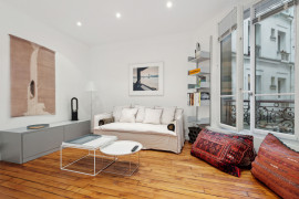 
                                                                                        Location
                                                                                         Appartement calme et luxurieux entre business, temps libre et mobilité (loyer tout inclus)