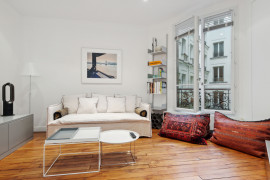 
                                                                                        Location
                                                                                         Appartement calme et luxurieux entre business, temps libre et mobilité (loyer tout inclus)