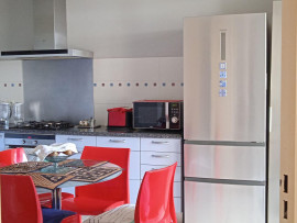 
                                                                                        Location
                                                                                         Appartement calme,  pièces amples et terrasse