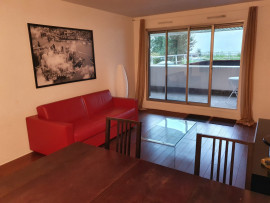 Location
appartement calme proche ecole, RER A et Lignes 1 et 8 (loyer tout inclus)