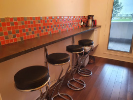 Location
appartement calme proche ecole, RER A et Lignes 1 et 8 (loyer tout inclus)