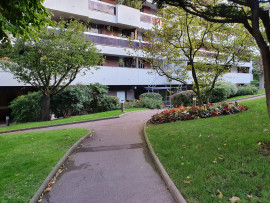 Location
appartement calme proche ecole, RER A et Lignes 1 et 8 (loyer tout inclus)